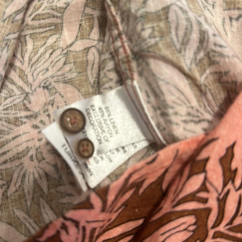Linen Johnnie-O Hangin’ Out Shirt - Picture 9 of 9